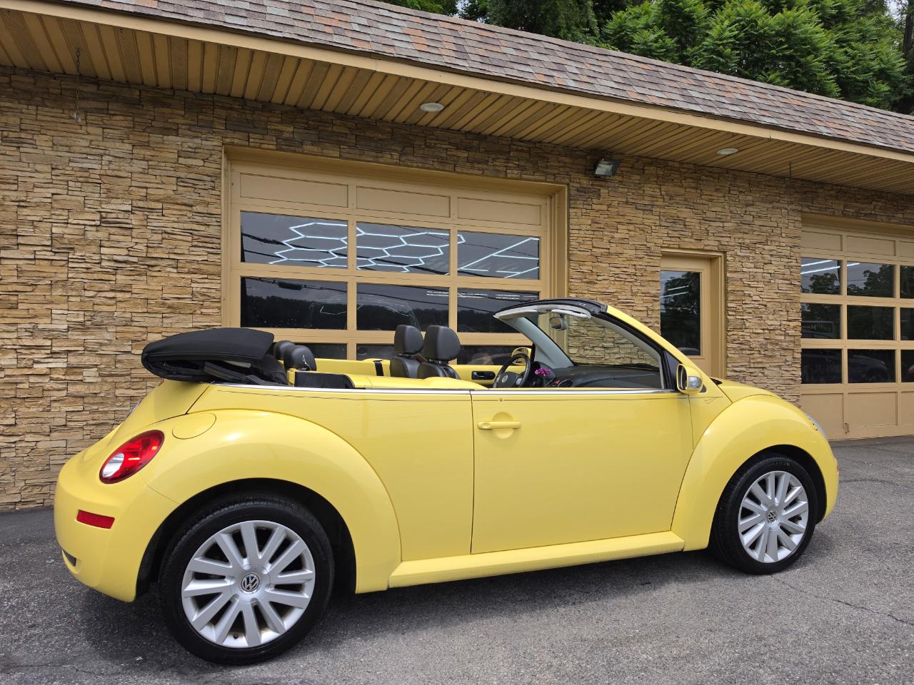 Volkswagen New Beetle SE Convertible 2008