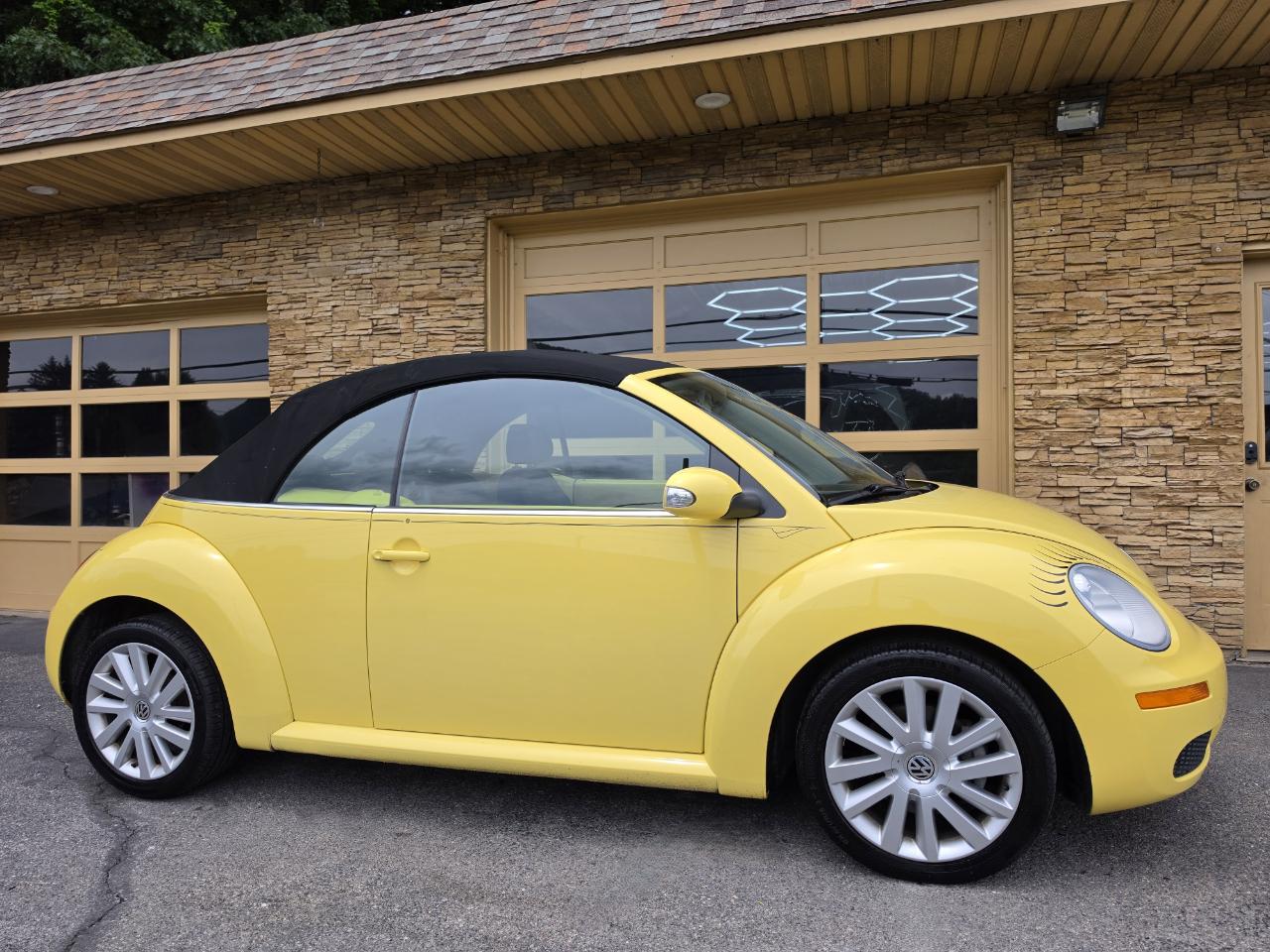 Volkswagen New Beetle SE Convertible 2008