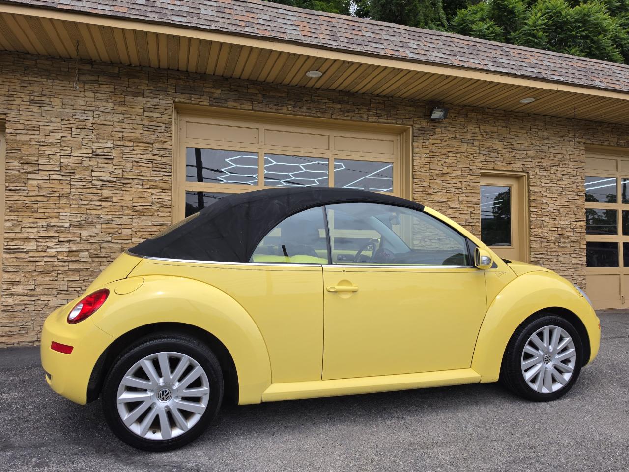 Volkswagen New Beetle SE Convertible 2008
