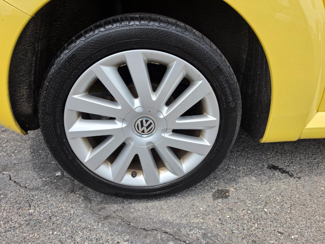 Volkswagen New Beetle SE Convertible 2008