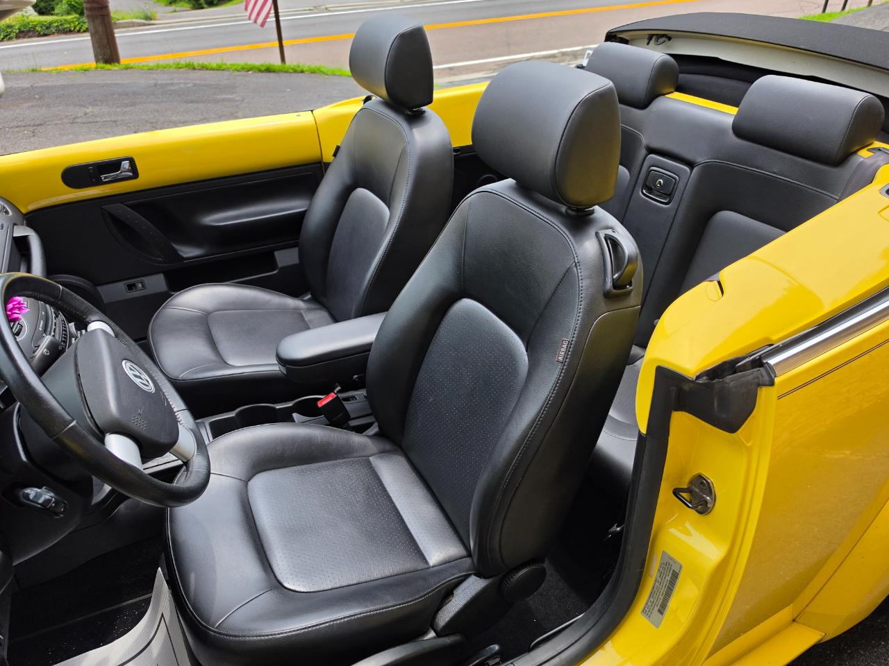 Volkswagen New Beetle SE Convertible 2008