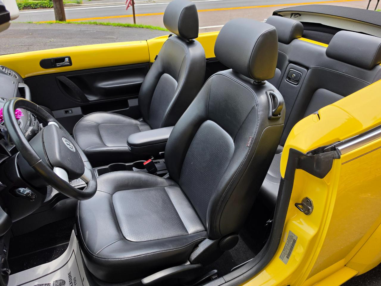 Volkswagen New Beetle SE Convertible 2008