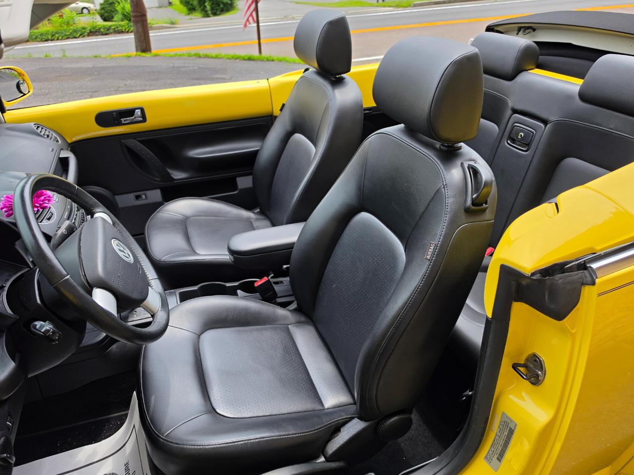 Volkswagen New Beetle SE Convertible 2008
