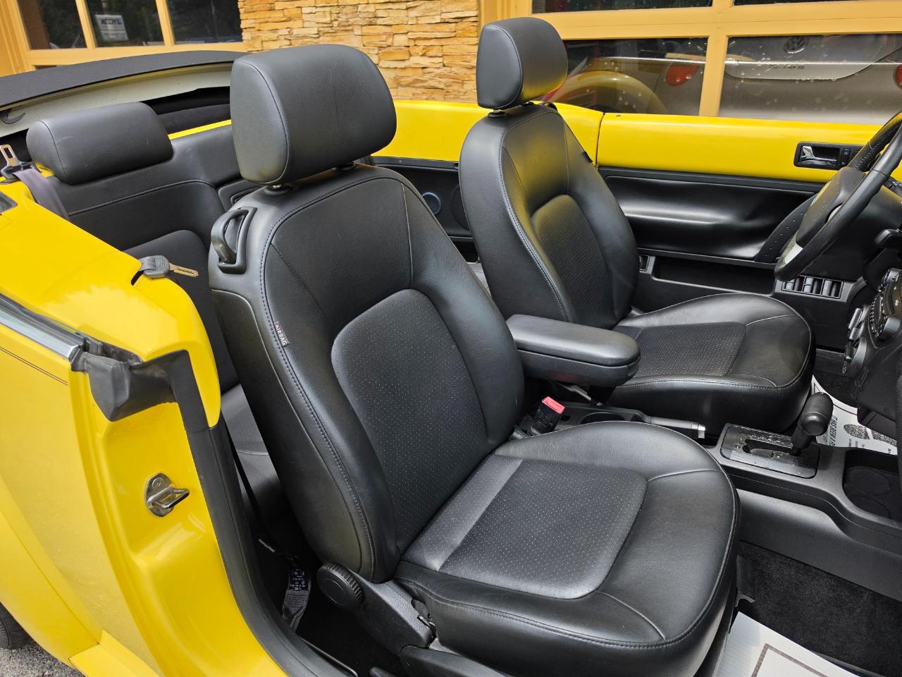 Volkswagen New Beetle SE Convertible 2008