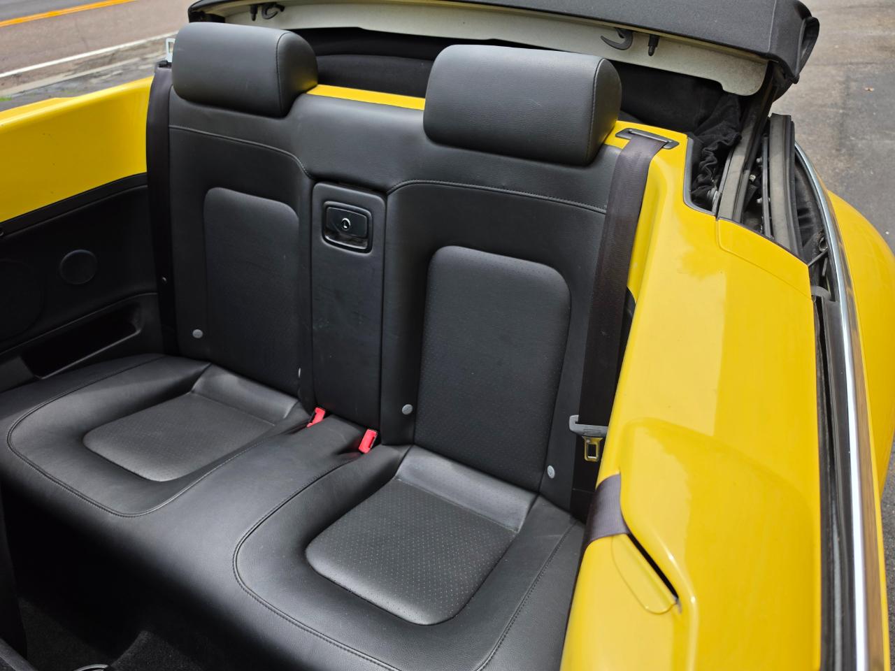 Volkswagen New Beetle SE Convertible 2008