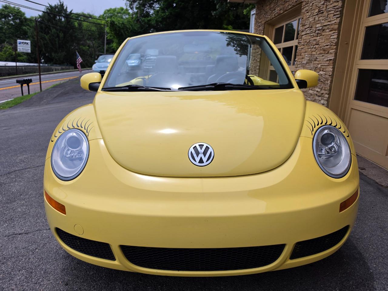 Volkswagen New Beetle SE Convertible 2008