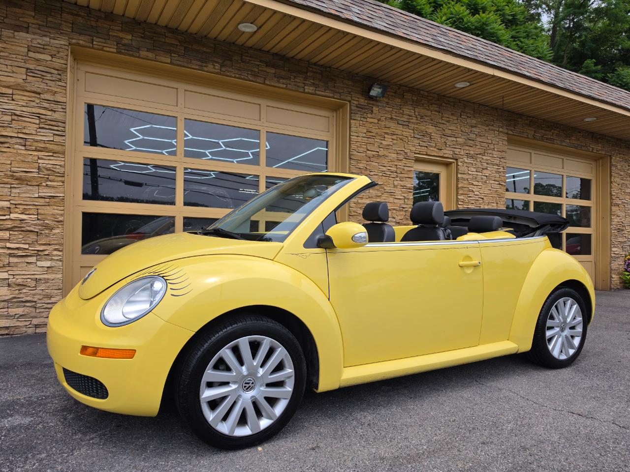 Volkswagen New Beetle SE Convertible 2008
