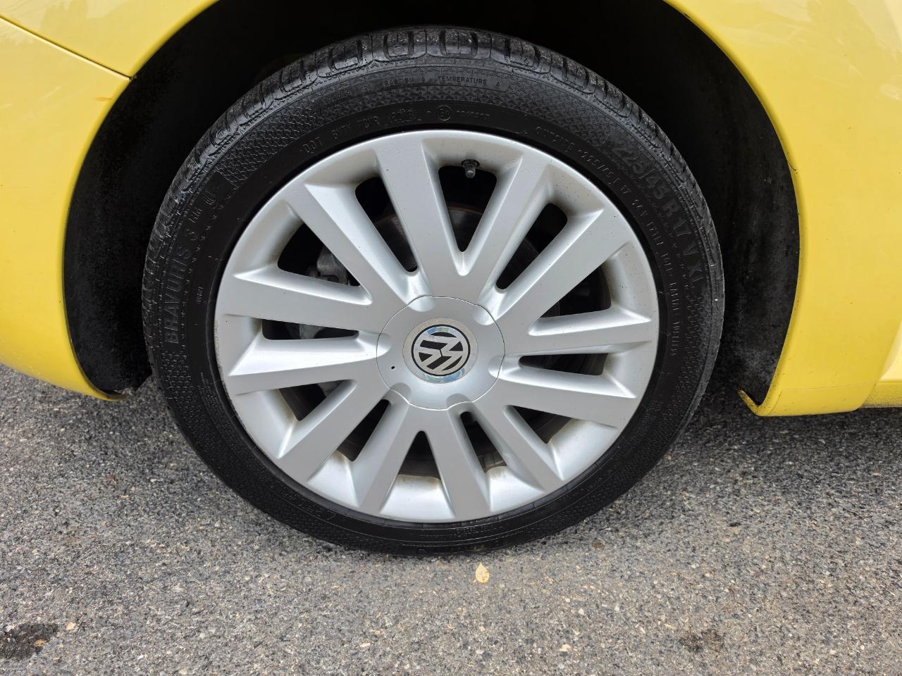 Volkswagen New Beetle SE Convertible 2008