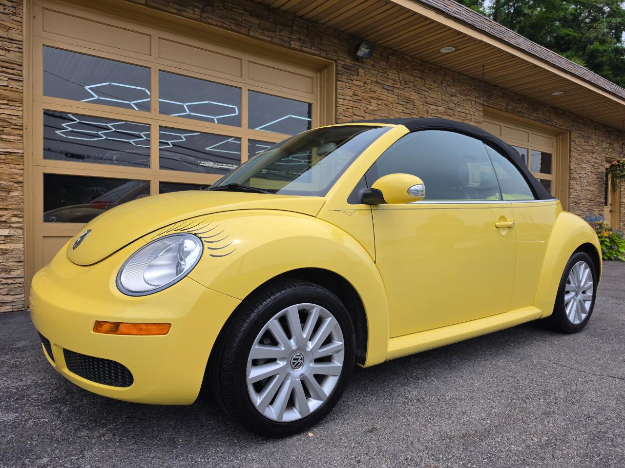Volkswagen New Beetle SE Convertible 2008