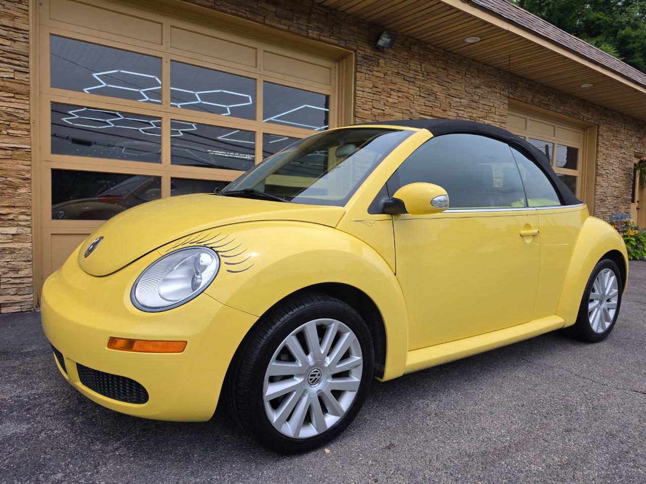 Volkswagen New Beetle SE Convertible 2008