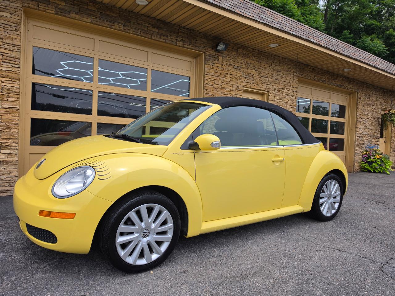 Volkswagen New Beetle SE Convertible 2008