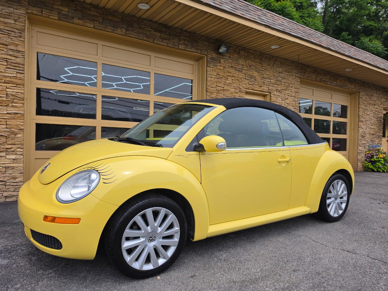 Volkswagen New Beetle SE Convertible 2008
