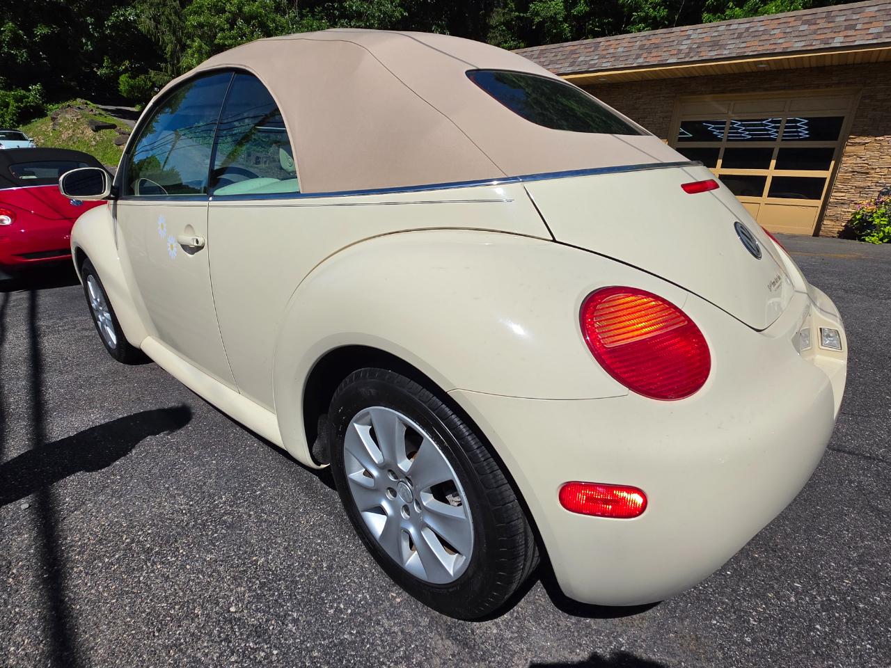 Volkswagen New Beetle GL 2.0L Convertible 2005