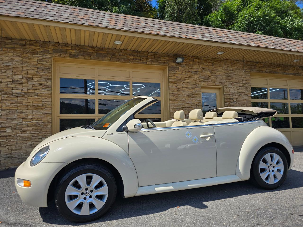 2005 Volkswagen New Beetle GL 2.0L Convertible