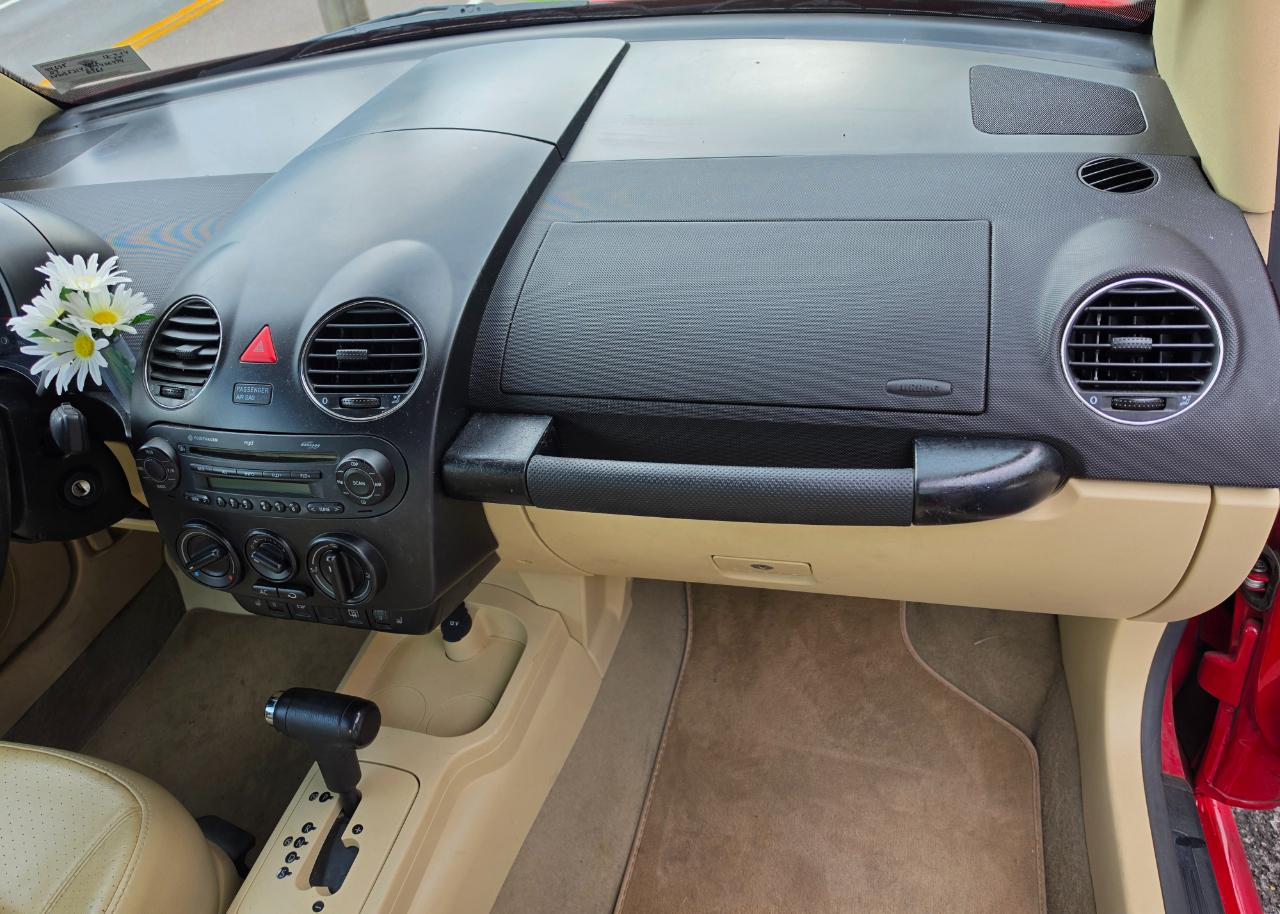 Volkswagen New Beetle 2.5L Convertible 2007