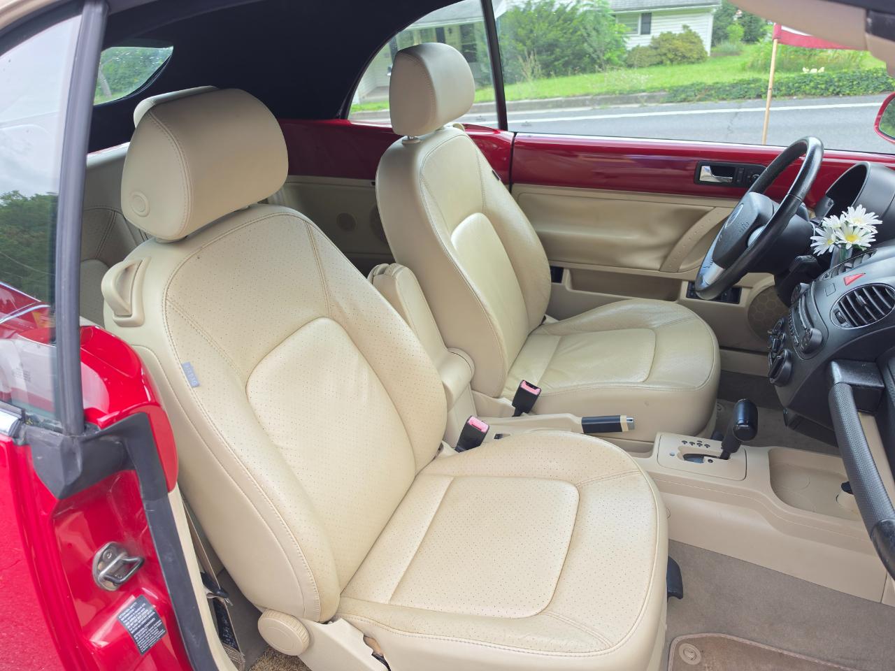 Volkswagen New Beetle 2.5L Convertible 2007