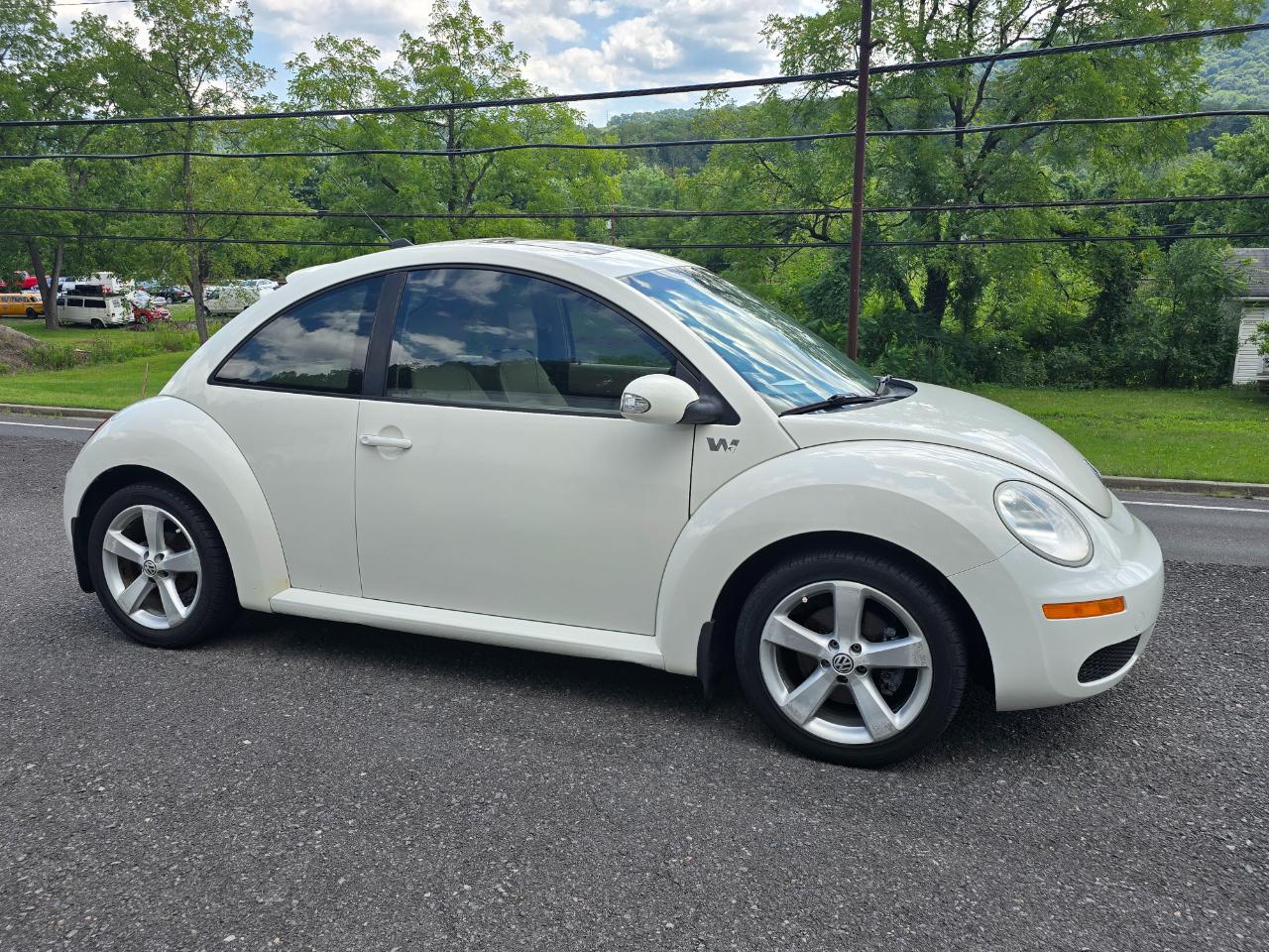 Volkswagen New Beetle  2008