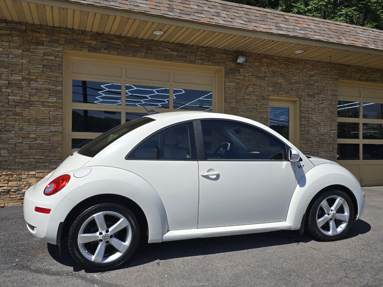 Volkswagen New Beetle  2008