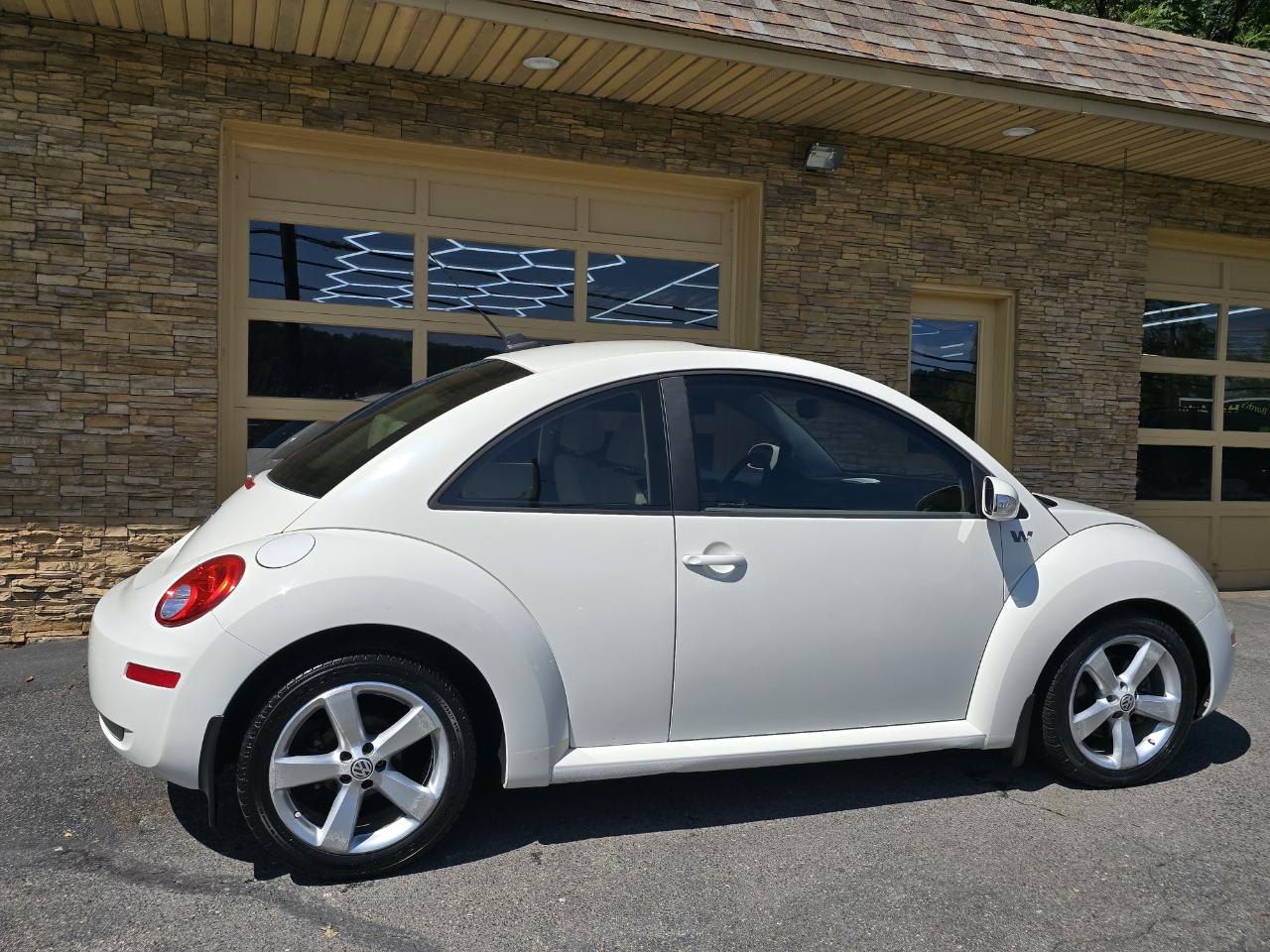Volkswagen New Beetle  2008