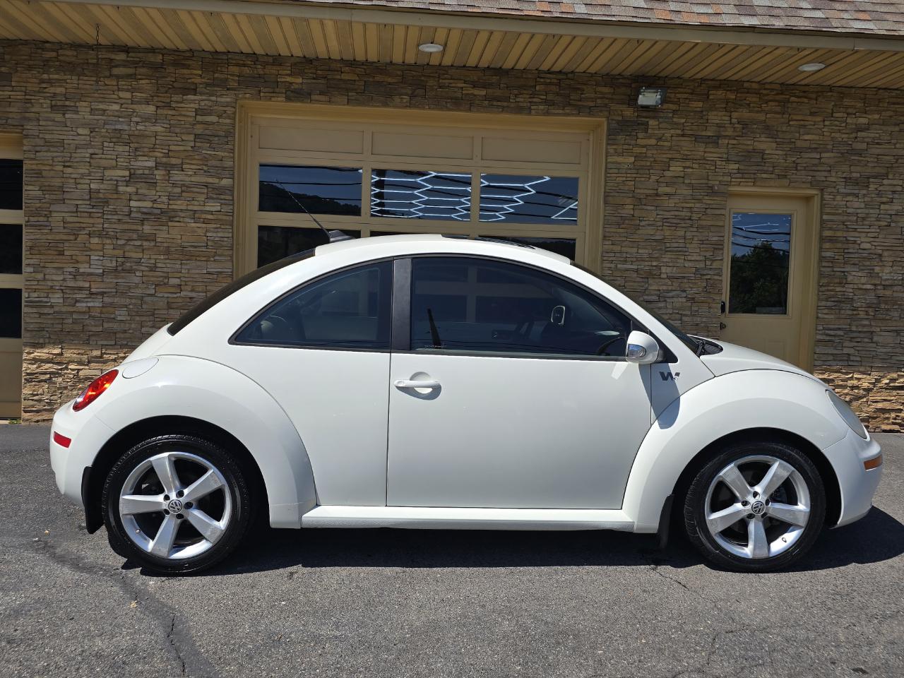 Volkswagen New Beetle  2008