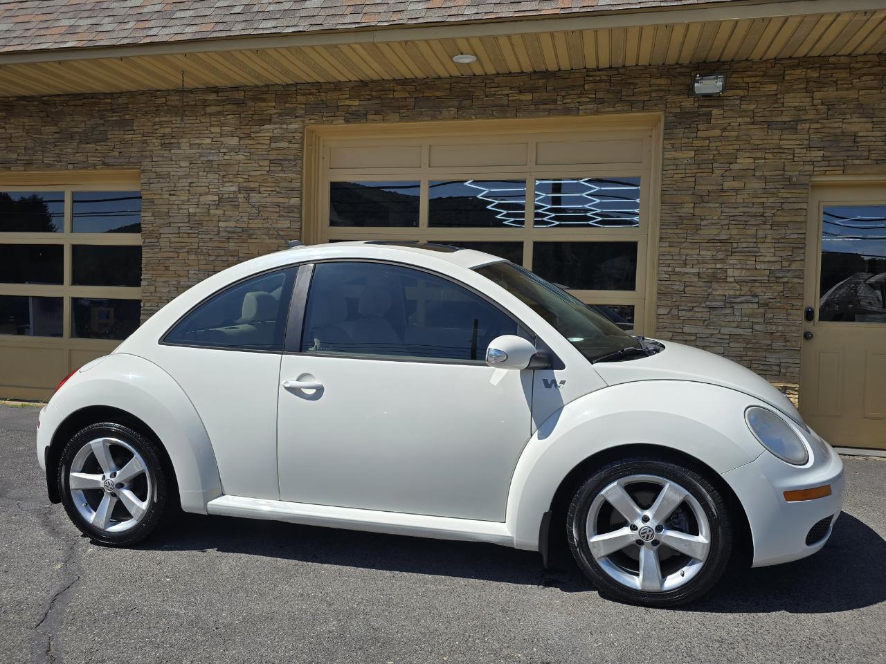 Volkswagen New Beetle  2008