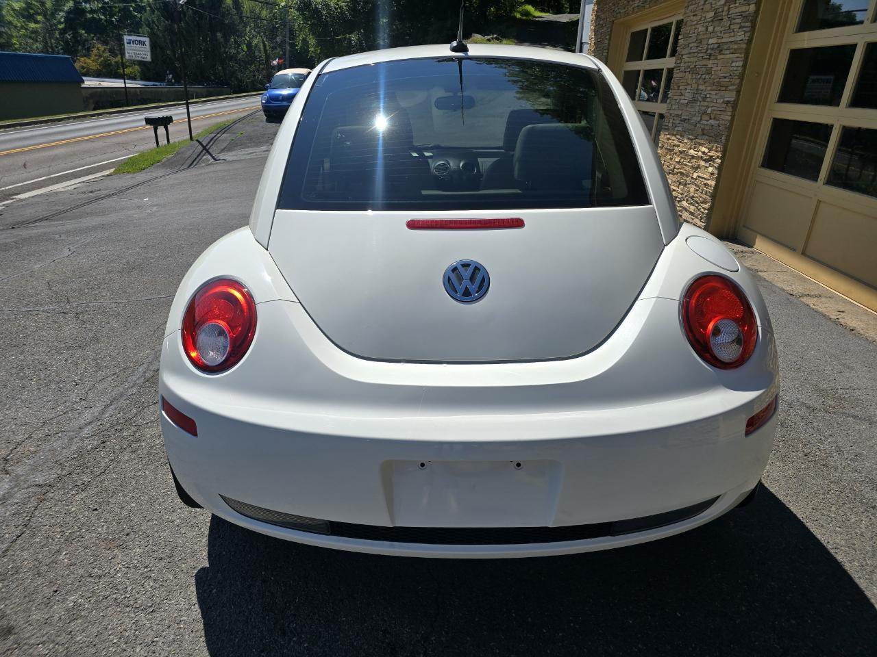 Volkswagen New Beetle  2008