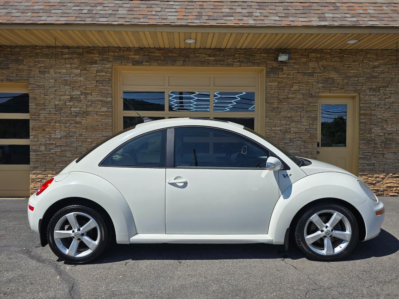 Volkswagen New Beetle  2008