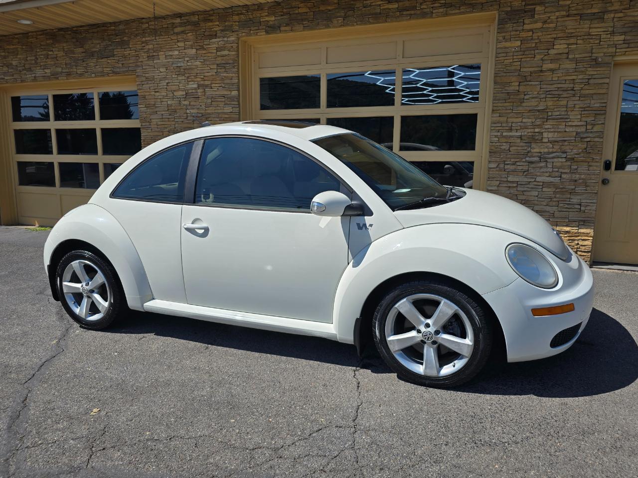 Volkswagen New Beetle  2008