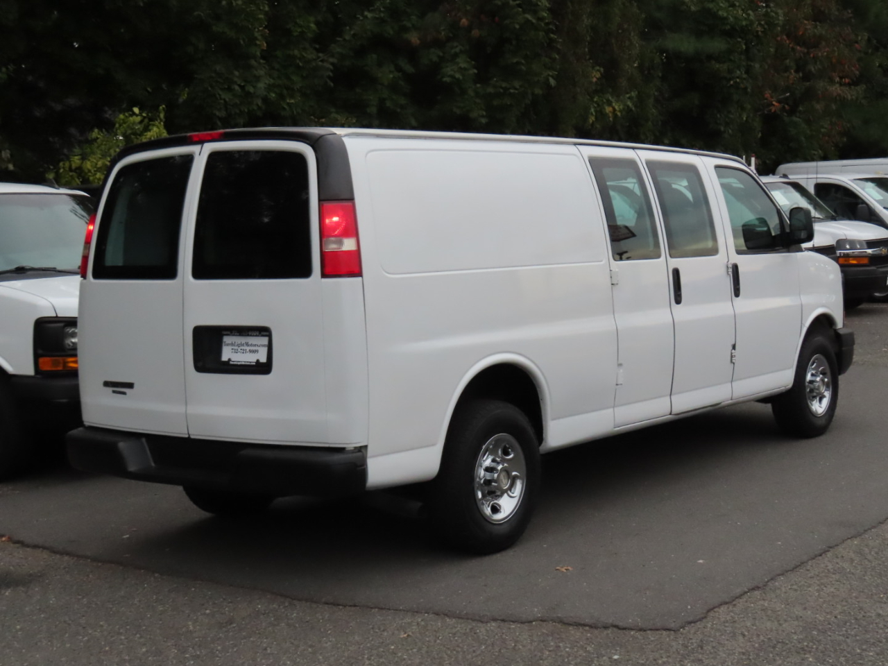 2016 Chevrolet Express 3500 Cargo photo 3