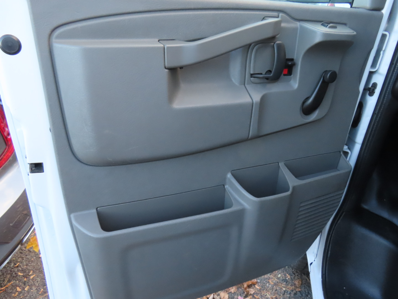 2019 Chevrolet Express 2500 Cargo photo 4