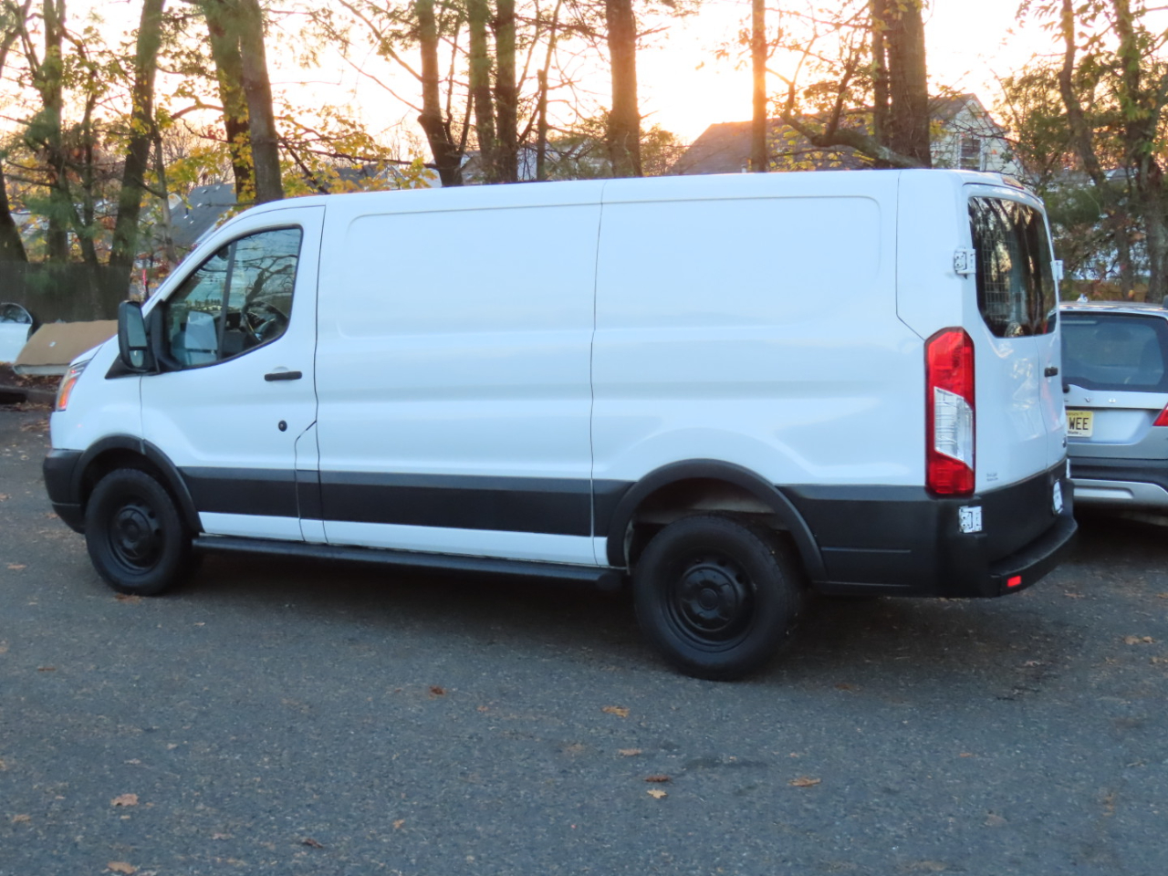 Ford Transit T-250 130" Low Rf 9000 GVWR Sliding RH Dr 2018