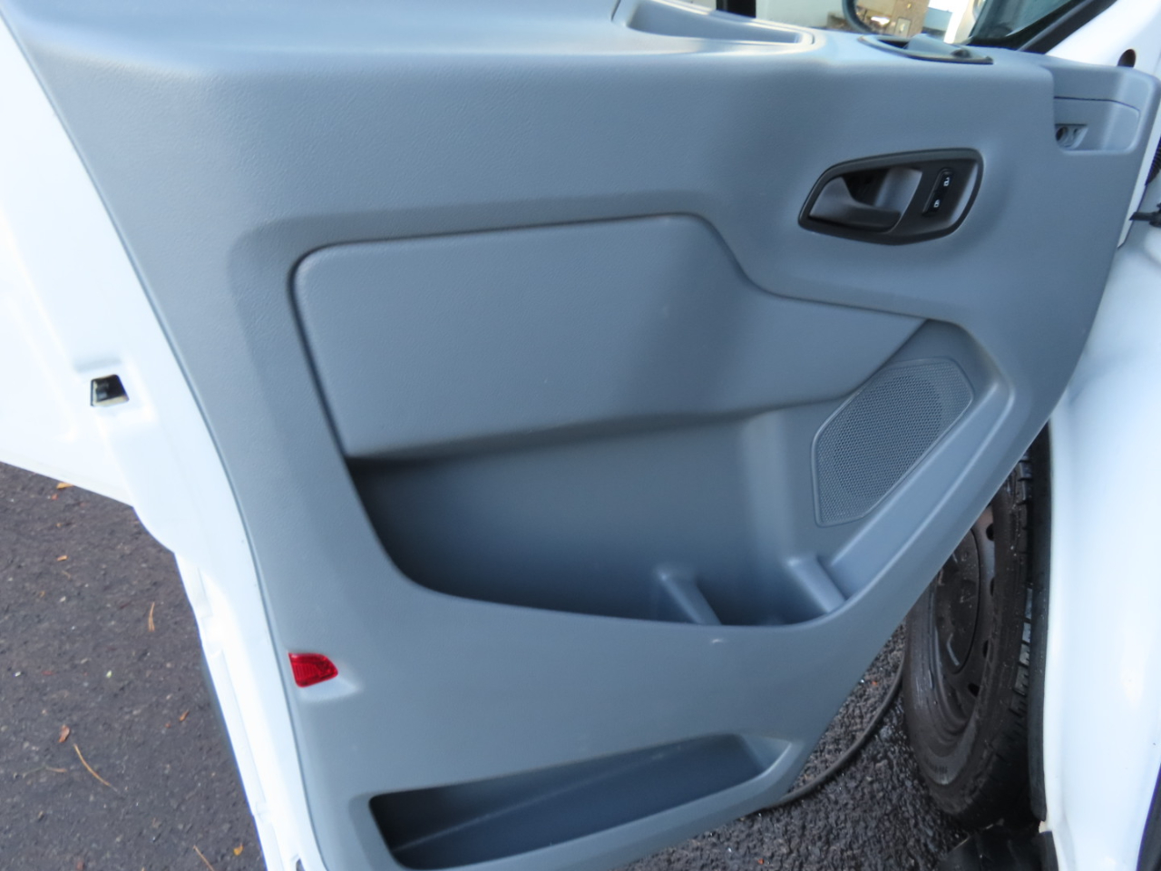 Ford Transit T-250 130" Low Rf 9000 GVWR Sliding RH Dr 2018