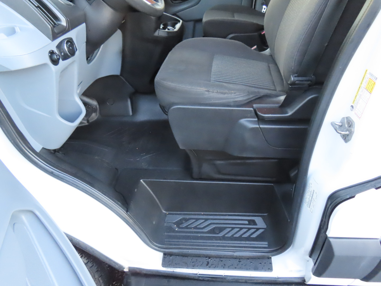 Ford Transit T-250 130" Low Rf 9000 GVWR Sliding RH Dr 2018