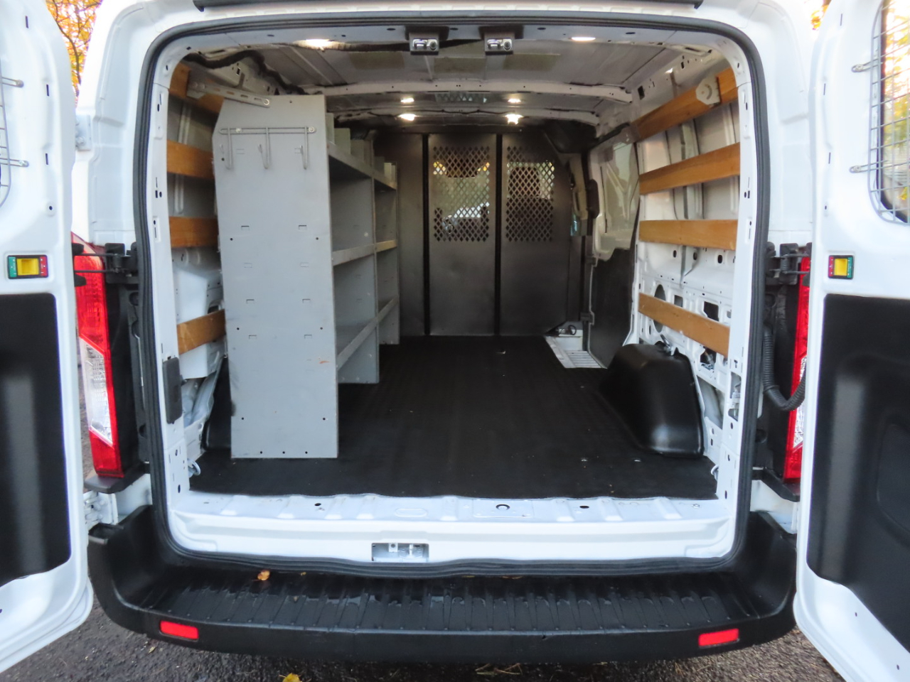 Ford Transit T-250 130" Low Rf 9000 GVWR Sliding RH Dr 2018