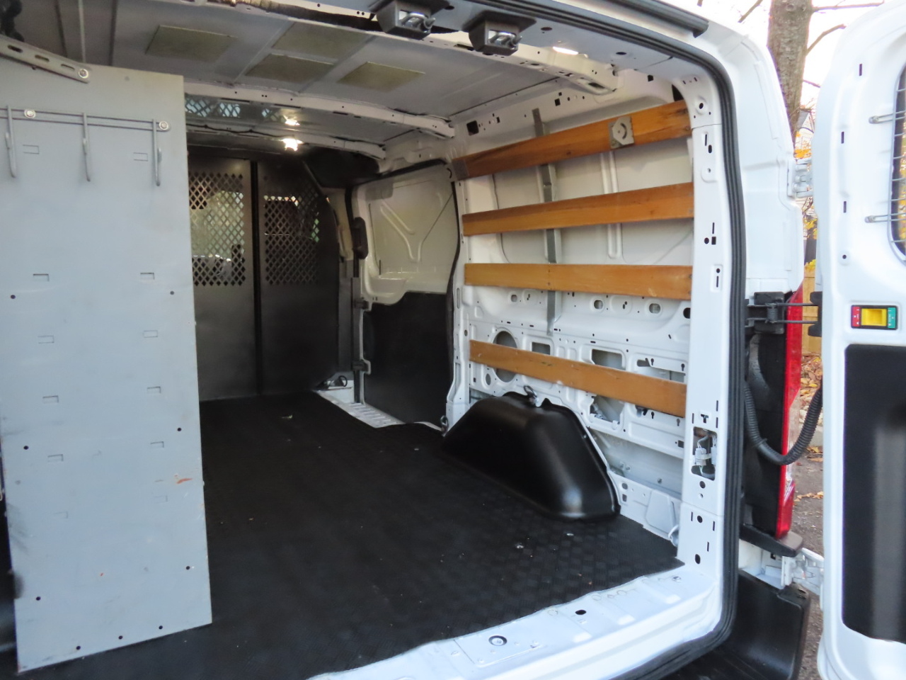 Ford Transit T-250 130" Low Rf 9000 GVWR Sliding RH Dr 2018