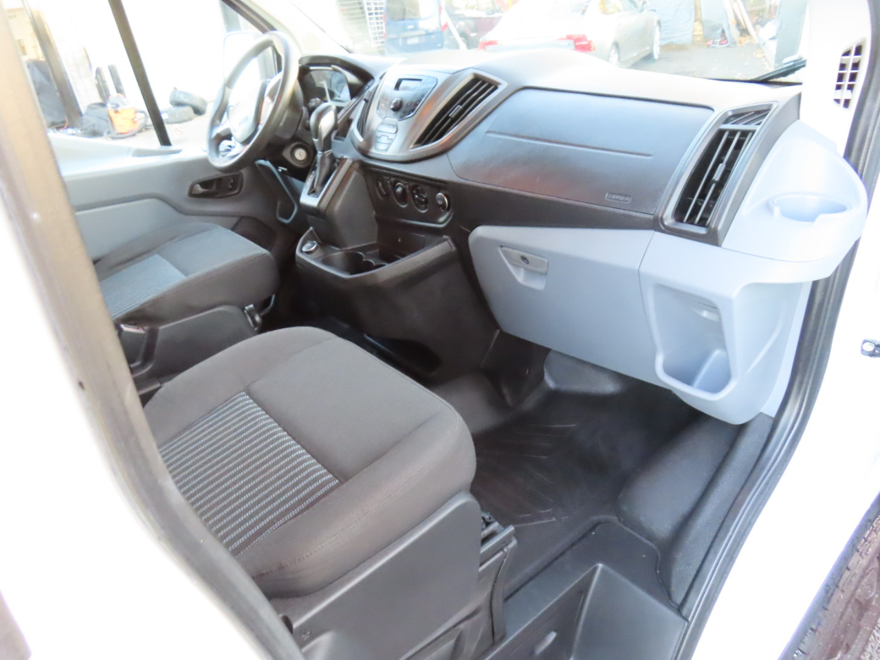 Ford Transit T-250 130" Low Rf 9000 GVWR Sliding RH Dr 2018