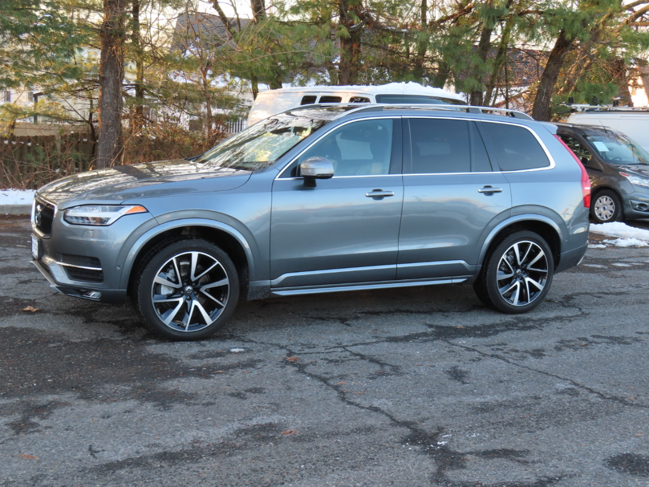 Volvo XC90 T6 AWD 7-Passenger Momentum 2018