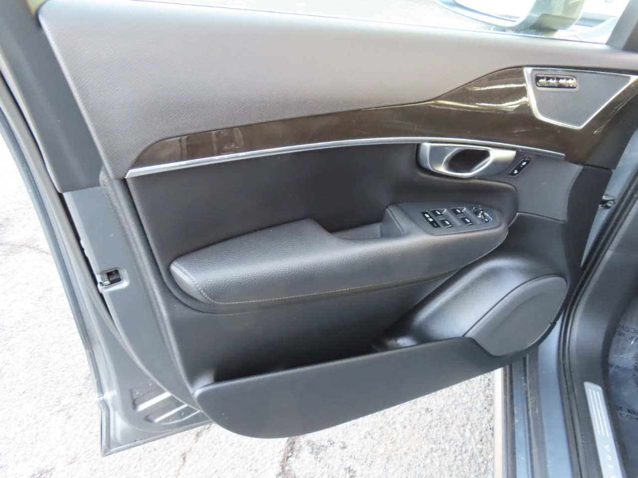 Volvo XC90 T6 AWD 7-Passenger Momentum 2018