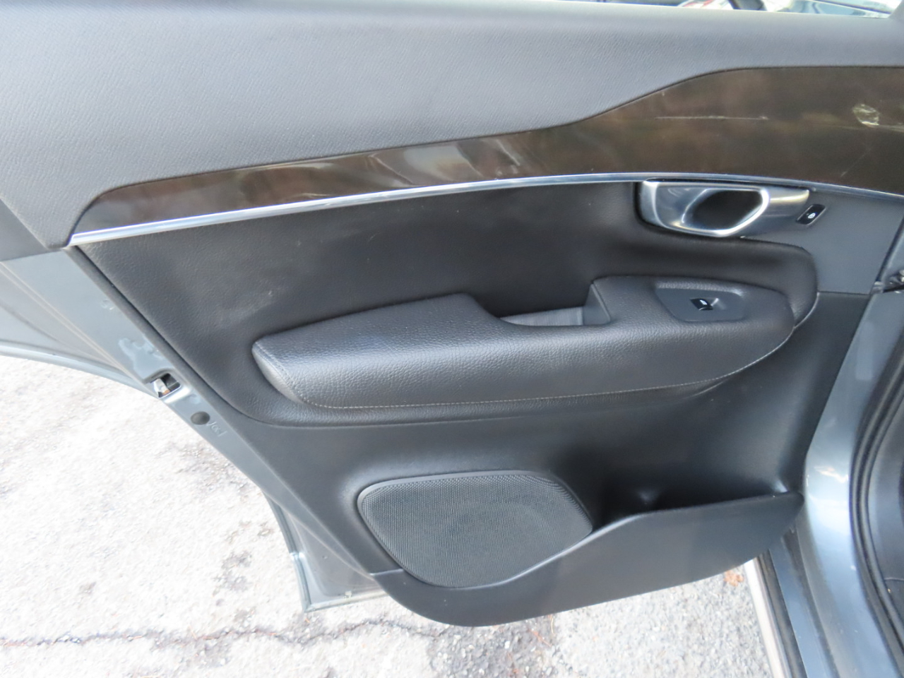 Volvo XC90 T6 AWD 7-Passenger Momentum 2018