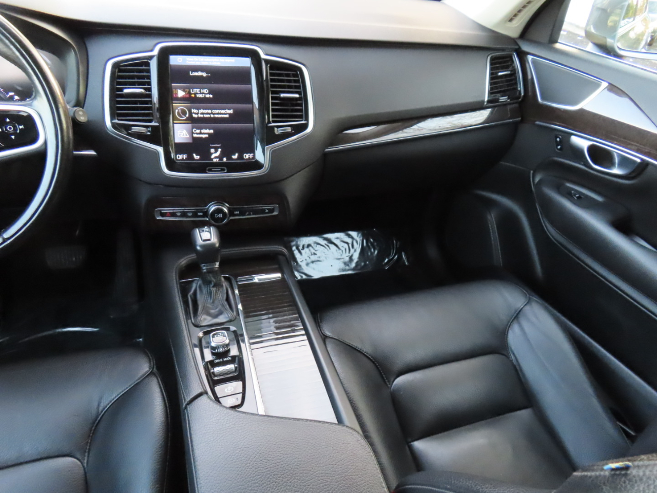 Volvo XC90 T6 AWD 7-Passenger Momentum 2018