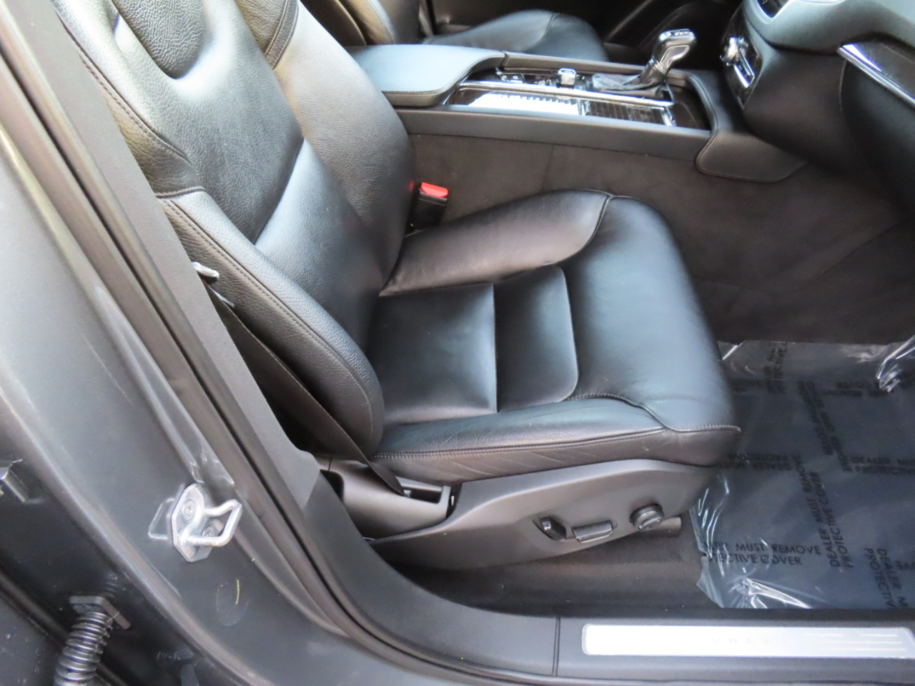 Volvo XC90 T6 AWD 7-Passenger Momentum 2018