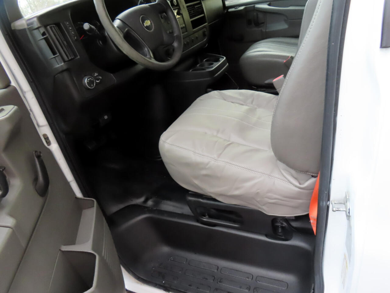 Chevrolet Express  2013