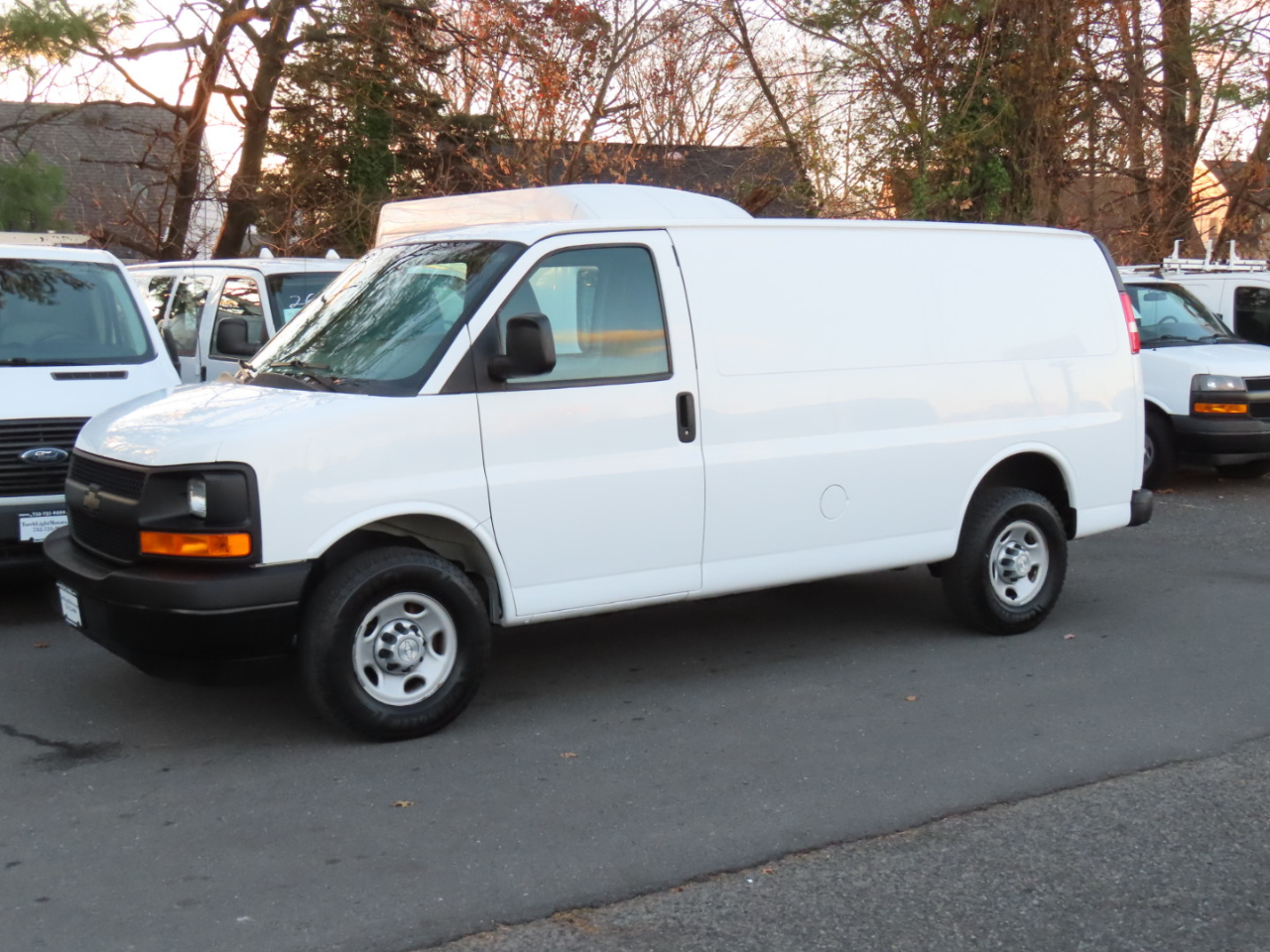 Chevrolet Express Cargo Van RWD 3500 135" 2017