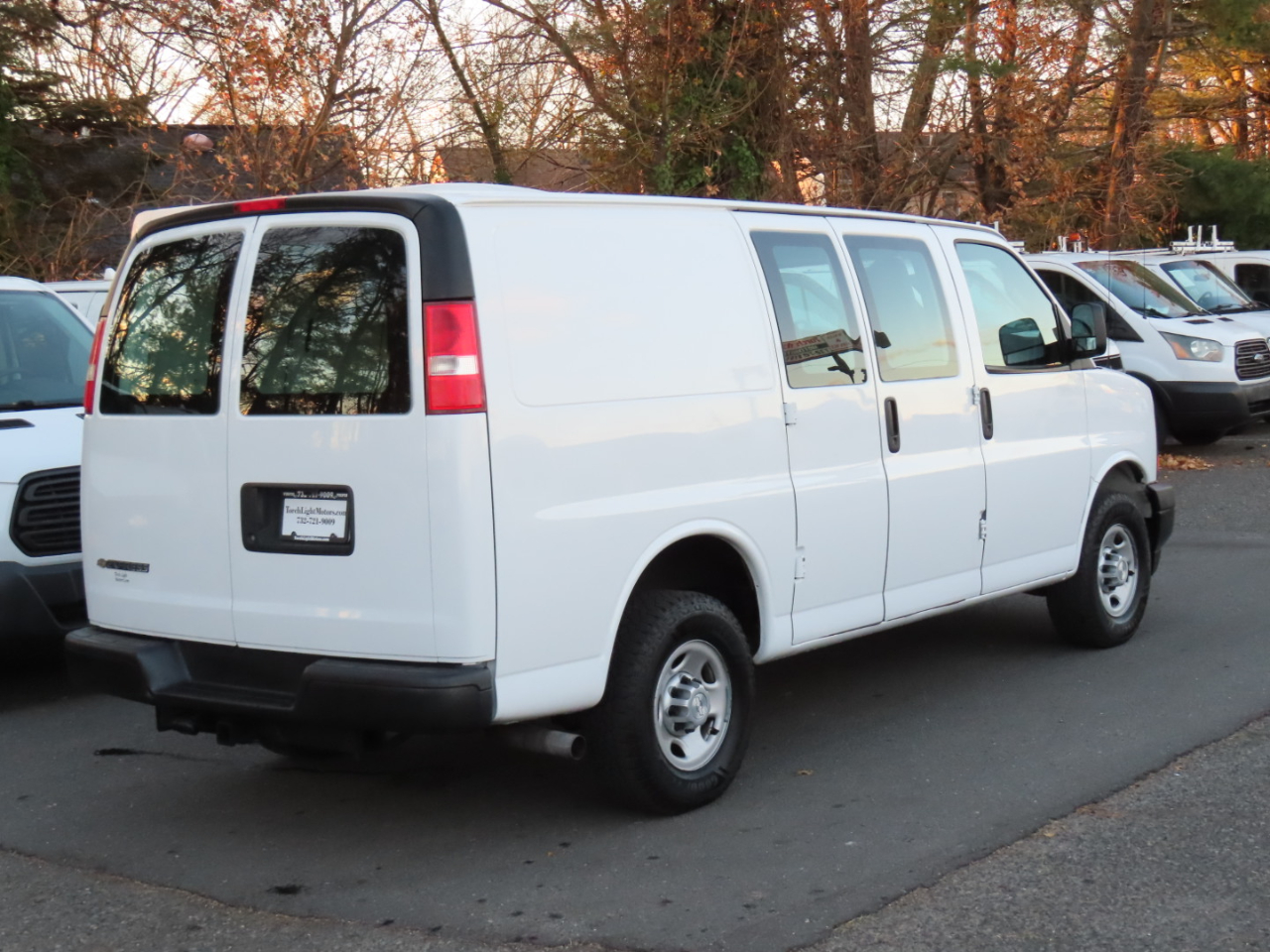 Chevrolet Express Cargo Van RWD 3500 135" 2017