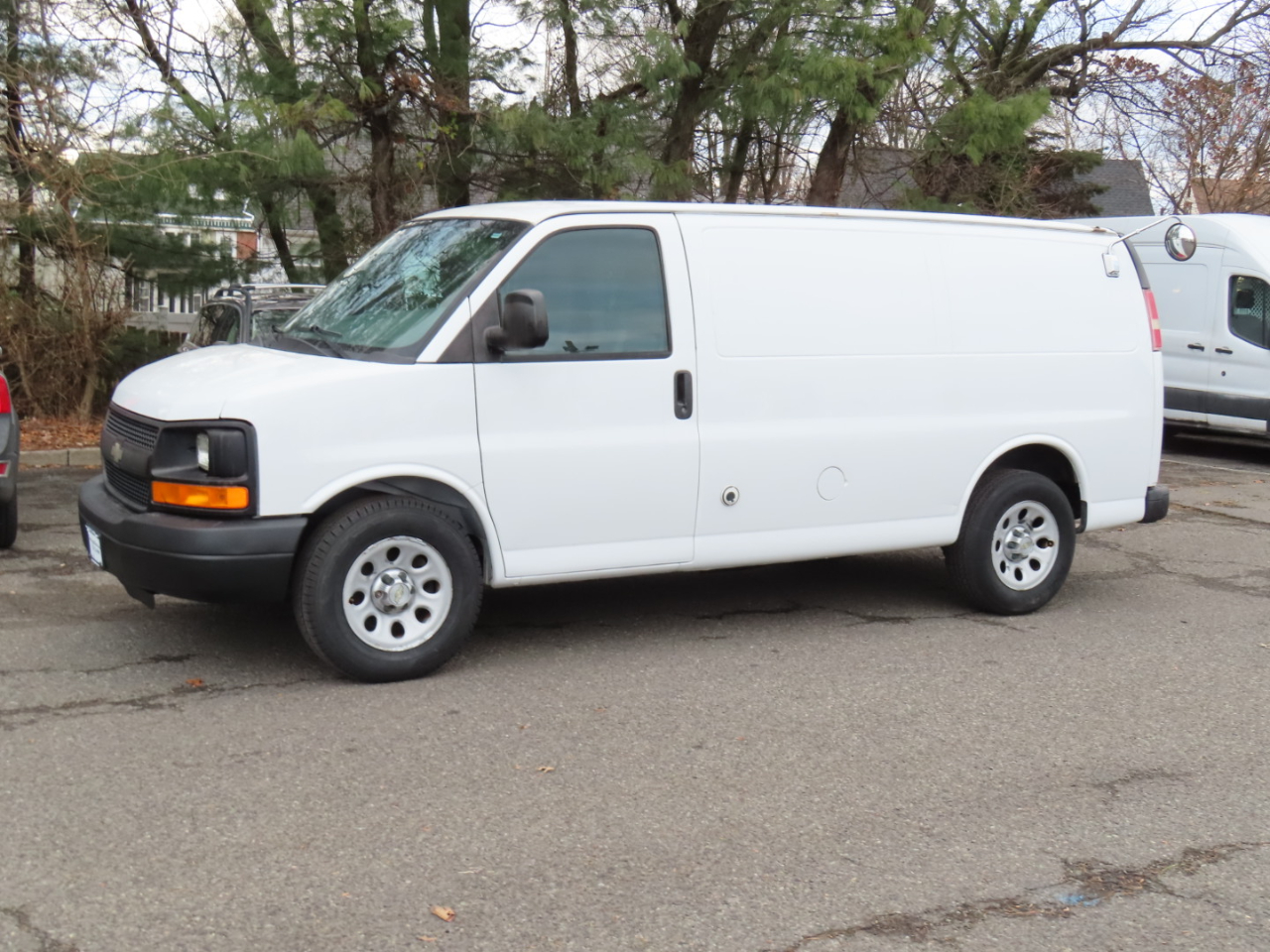 Chevrolet Express Cargo Van RWD 1500 135" 2013