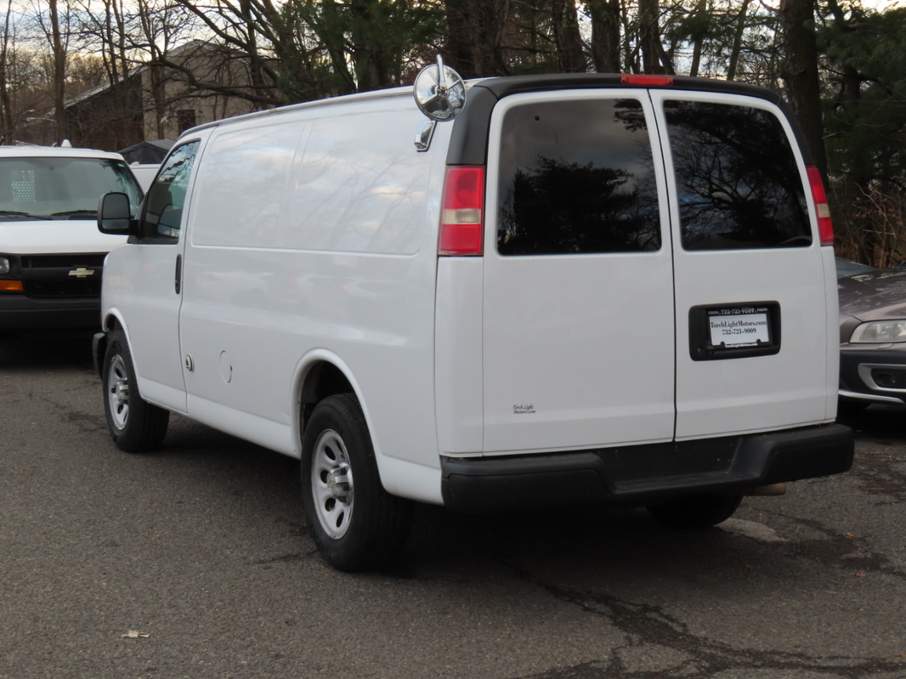 Chevrolet Express Cargo Van RWD 1500 135" 2013