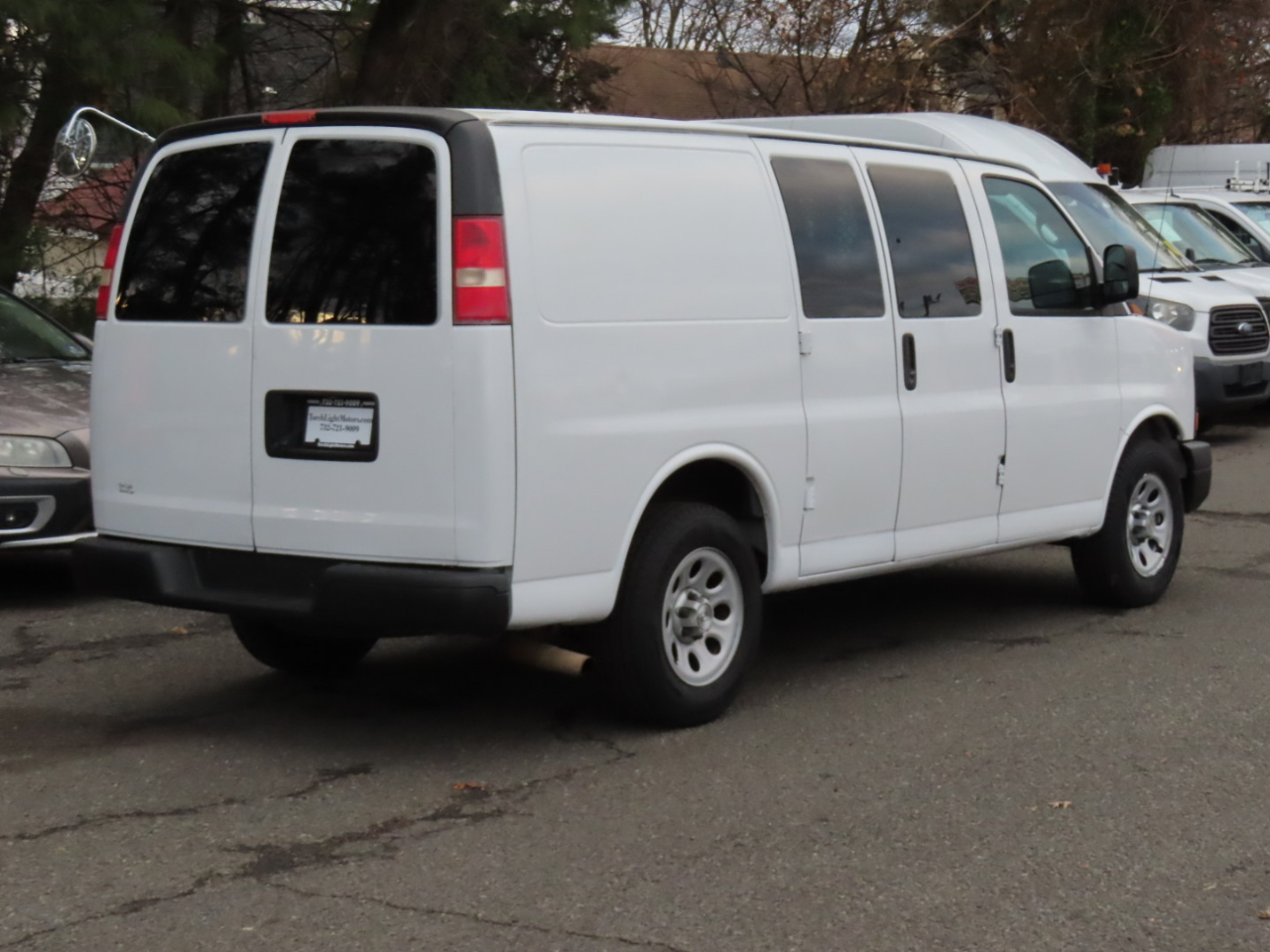 Chevrolet Express Cargo Van RWD 1500 135" 2013