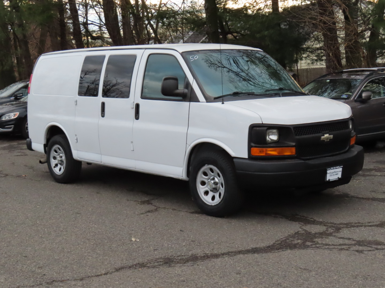 Chevrolet Express Cargo Van RWD 1500 135" 2013