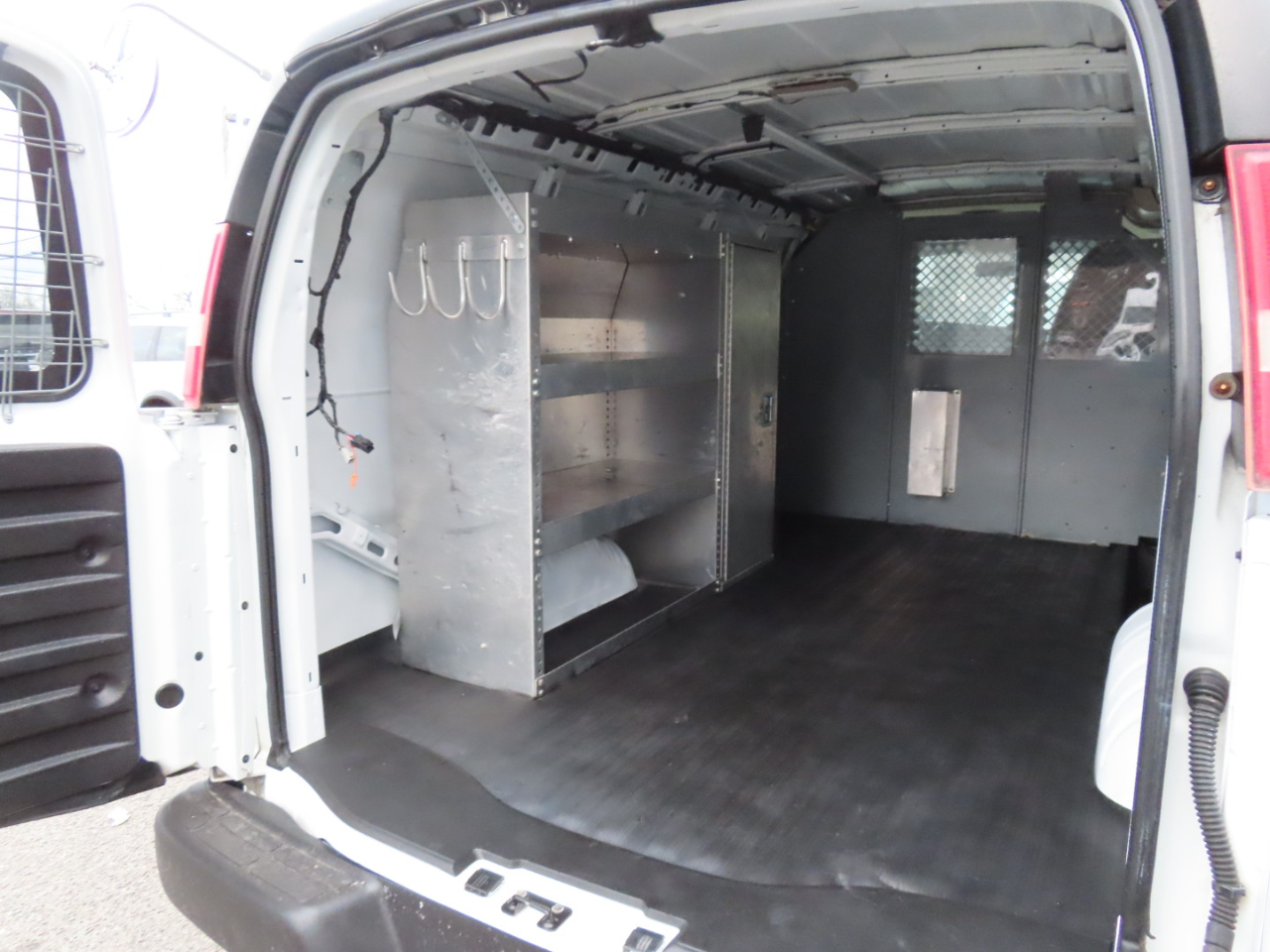Chevrolet Express Cargo Van RWD 1500 135" 2013
