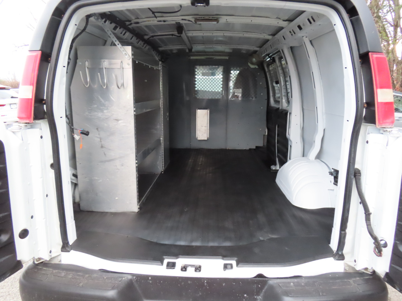 Chevrolet Express Cargo Van RWD 1500 135" 2013